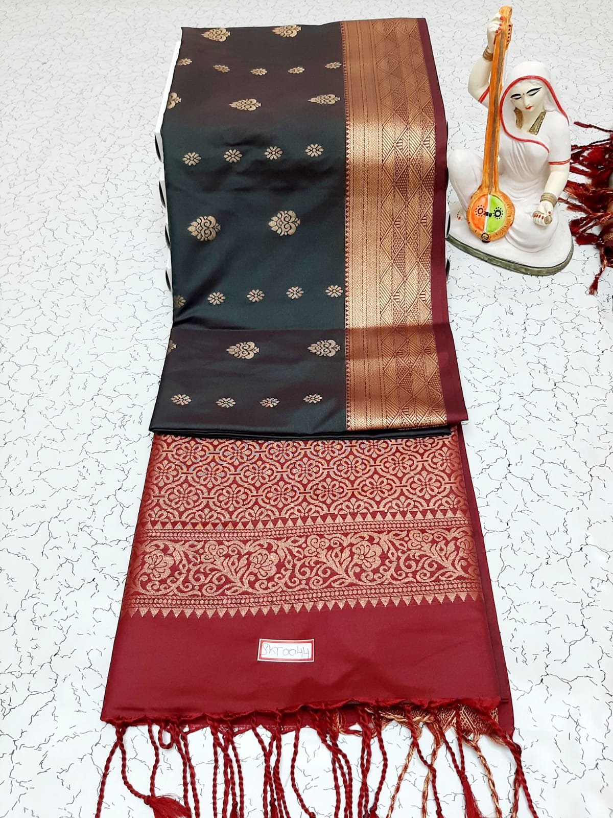 WhatsApp Image 2026-02-04 at 4.35.09 PM LUXURY WEDDING SAREE - Image 1
